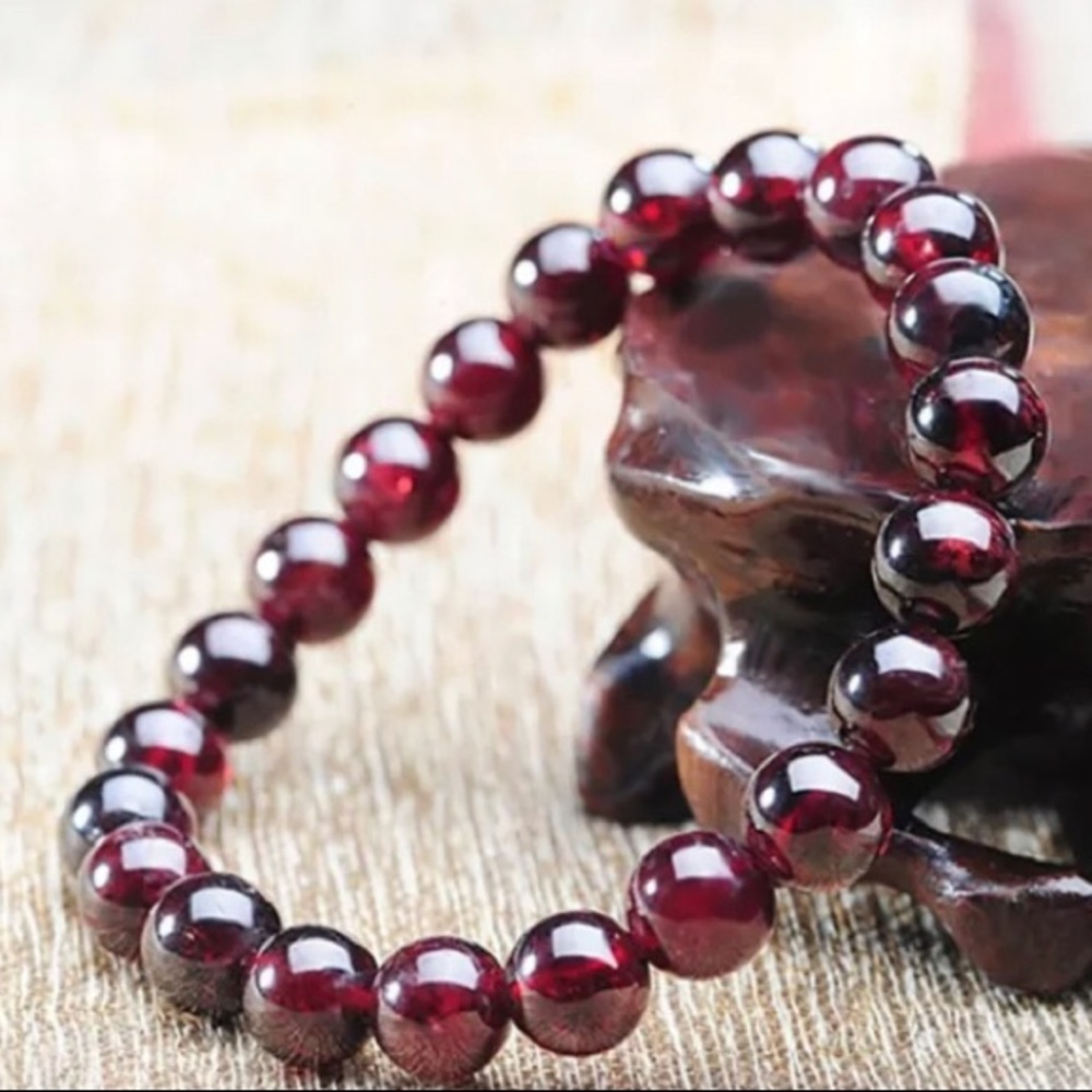 Bracelet Made of natural round Garnet Beads custom made 7.5”